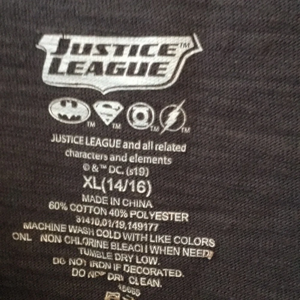FINAL MARKDOWN Boys justice league short sleeved tee xl